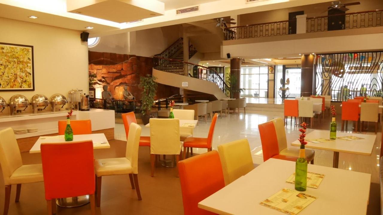 Circle Inn Hotel And Suites Bacolod Exterior photo